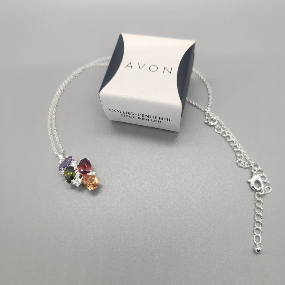 Dare to Dazzle Crystal Pendant Necklace AVON + 16" Chain Costume Jewelry Silver